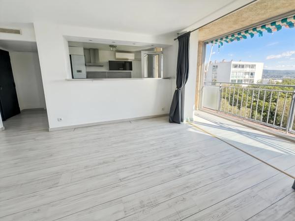 Appartement à vendre 4 pièces LA CIOTAT (13) - 74m2 terrasse vue mer - cave - au calme - à pieds centre ville.