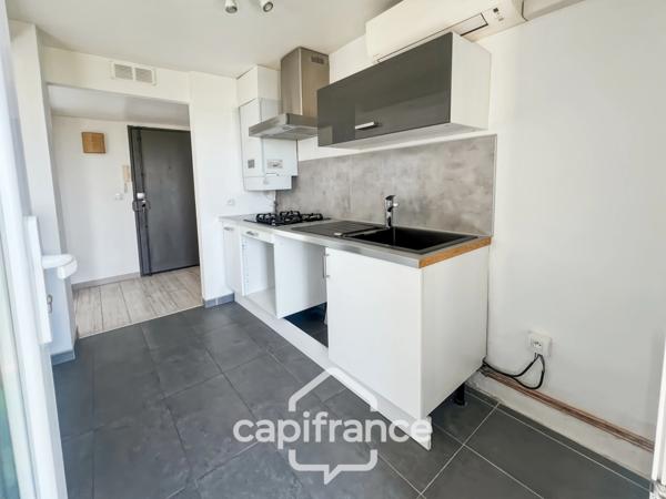 Appartement à vendre 4 pièces LA CIOTAT (13) - 74m2 terrasse vue mer - cave - au calme - à pieds centre ville.
