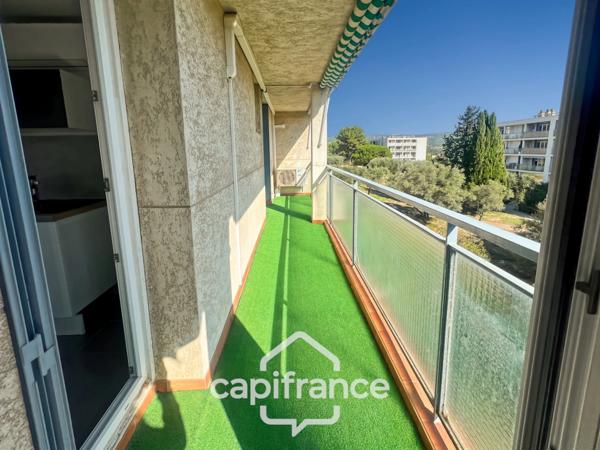Appartement à vendre 4 pièces LA CIOTAT (13) - 74m2 terrasse vue mer - cave - au calme - à pieds centre ville.