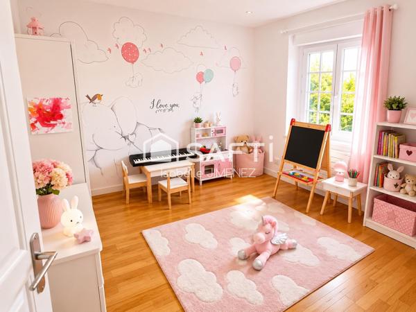 Maison de caractère offrant espace, confort et fonctionnalité recherchés par les familles d'aujourd'hui.