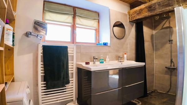 Longère du XVIIIᵉ siècle rénovée – Charme et confort au cœur du village de Cerbois