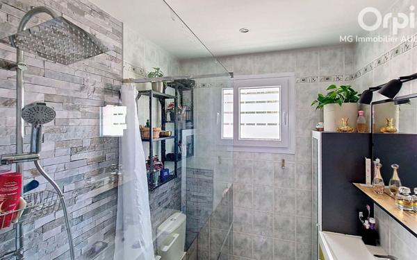 Maison à vendre    5 pièces •  Ennezat