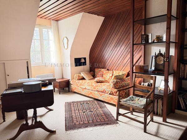 Sarzeau (56370) Entre plage et bourg, au calme d’une impasse.