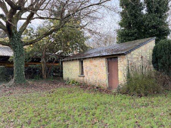Sarzeau (56370) Entre plage et bourg, au calme d’une impasse.