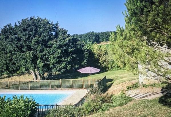 Superbe maison en pierre avec piscine à vendre à Montaigu-de-Quercy