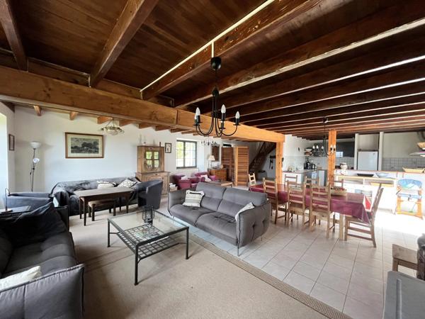 Superbe maison en pierre avec piscine à vendre à Montaigu-de-Quercy