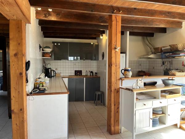 Superbe maison en pierre avec piscine à vendre à Montaigu-de-Quercy