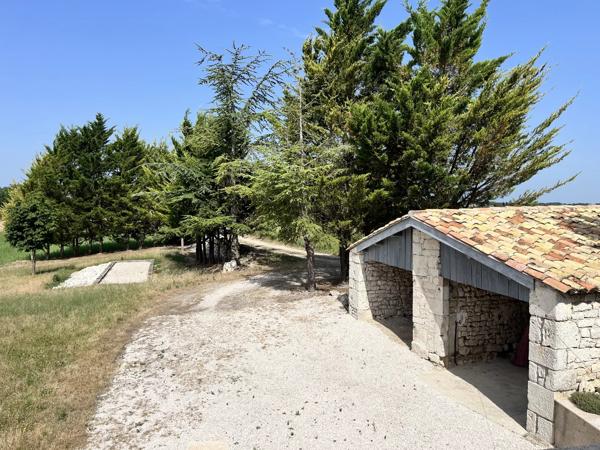 Superbe maison en pierre avec piscine à vendre à Montaigu-de-Quercy