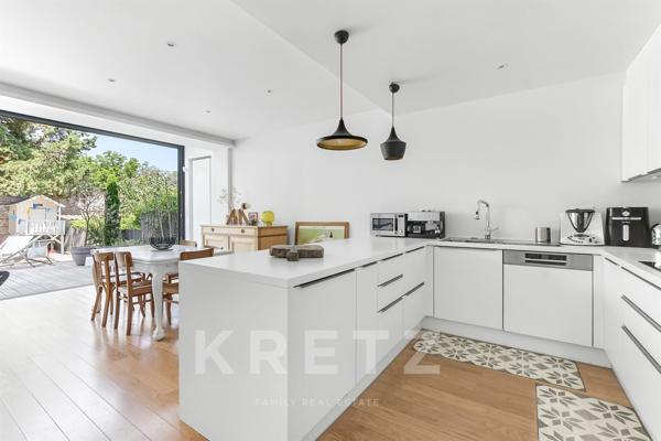 Busca, Toulouse, Maison de ville de 220 m² avec jardin, piscine et garage