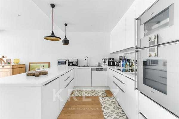 Busca, Toulouse, Maison de ville de 220 m² avec jardin, piscine et garage