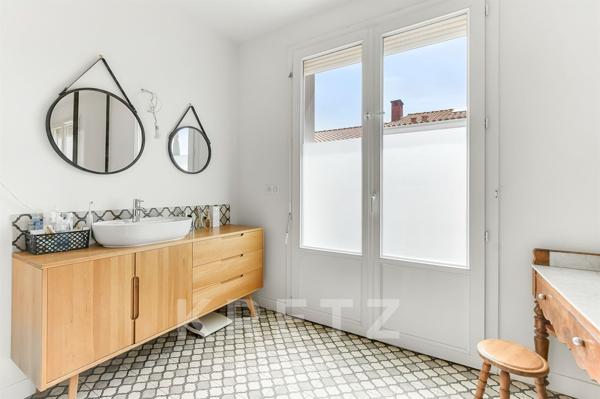 Busca, Toulouse, Maison de ville de 220 m² avec jardin, piscine et garage