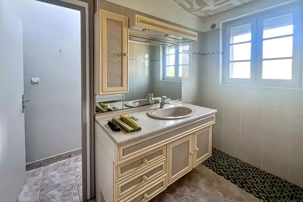 Maison 4/5 pièces 105m2 de plain-pied sur 360 m2, La rochelle 17000