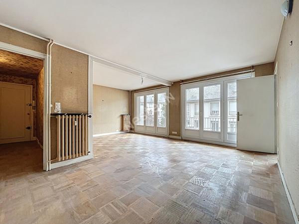 Nantes Procé-Monselet / Appartement 3 pièce(s) 70 m2 / A RENOVER / balcons / parking / cave/ DPE en C