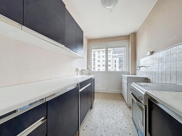 Nantes Procé-Monselet / Appartement 3 pièce(s) 70 m2 / A RENOVER / balcons / parking / cave/ DPE en C