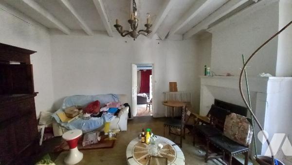 Maison de maître située dans le marais poitevin à restaurer.