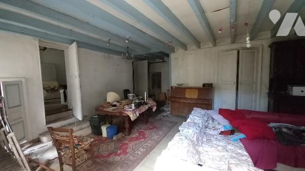 Maison de maître située dans le marais poitevin à restaurer.