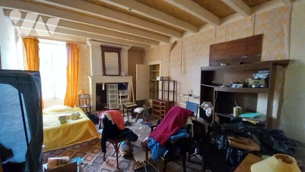 Maison de maître située dans le marais poitevin à restaurer.