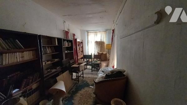 Maison de maître située dans le marais poitevin à restaurer.