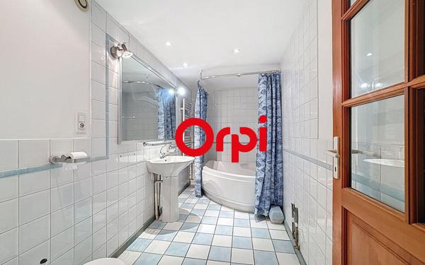 Maison à vendre    5 pièces •  Millery