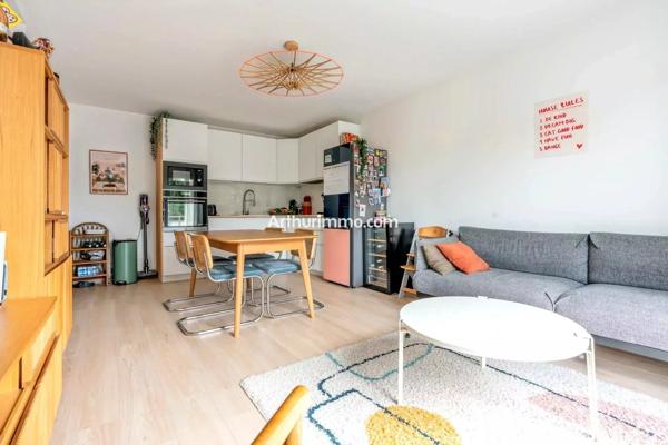 Vente                                                      Appartement
                        
                     4 pièces                      79 m2                     à Sucy-en-Brie