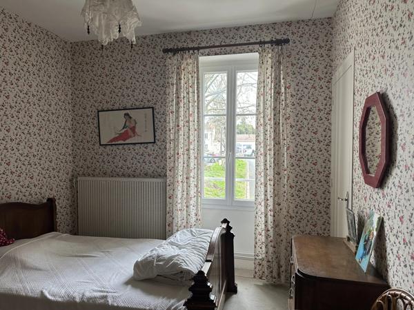 Charmante maison de village de 4 chambres avec grange et joli jardin à quelques pas de toutes les commodités