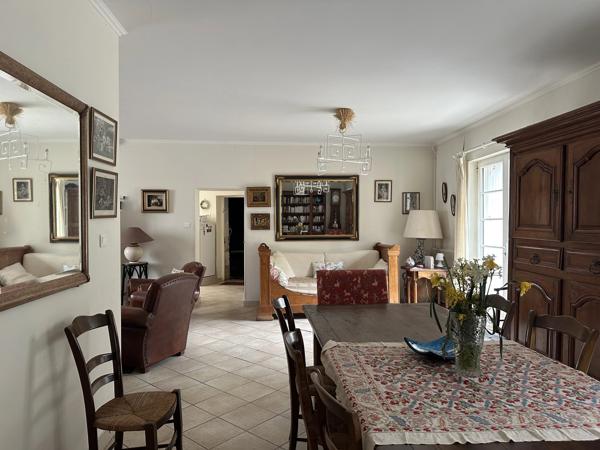 Charmante maison de village de 4 chambres avec grange et joli jardin à quelques pas de toutes les commodités