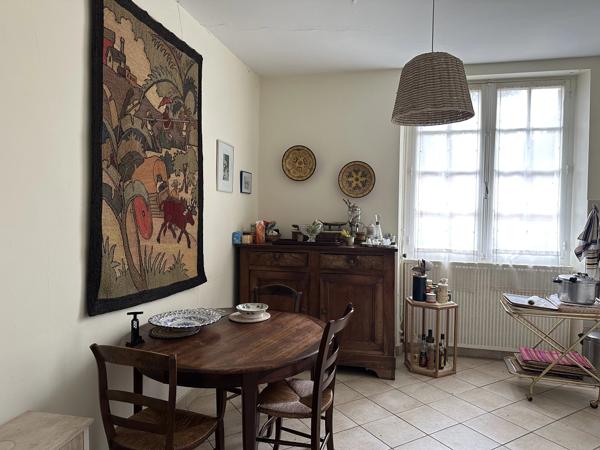 Charmante maison de village de 4 chambres avec grange et joli jardin à quelques pas de toutes les commodités