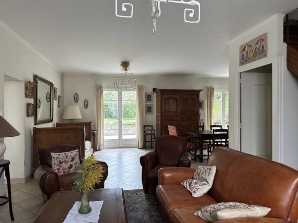 Charmante maison de village de 4 chambres avec grange et joli jardin à quelques pas de toutes les commodités
