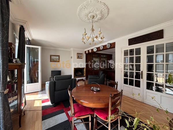 Vente
                Maison265 m² - 7 Pièces -
                    PUYMIROL (47270)