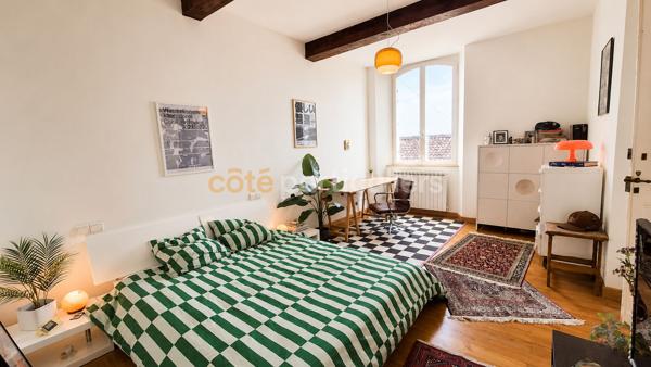 Vente
                Maison265 m² - 7 Pièces -
                    PUYMIROL (47270)