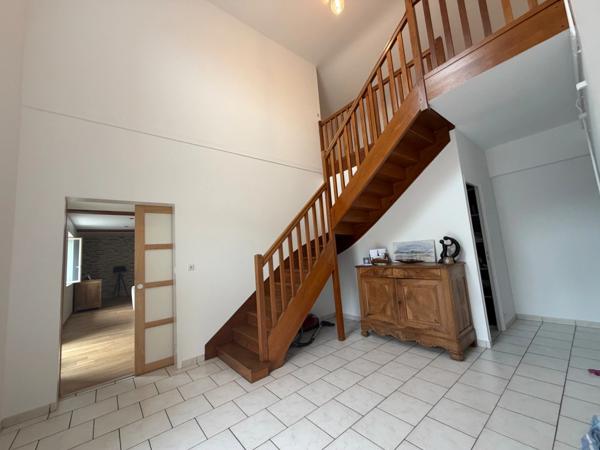 Maison à vendre 10 pièces TIERCE (49)
