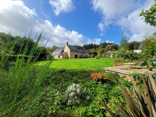 SAINT TUGDUAL GRANDE LONGERE RENOVEE DE 5 PIECES 154m² PARCELLE DE 1390M².