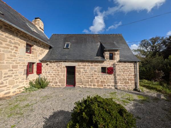 SAINT TUGDUAL GRANDE LONGERE RENOVEE DE 5 PIECES 154m² PARCELLE DE 1390M².