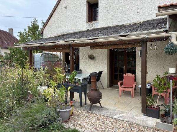 Maison rénovée avec gîte séparé de 3 chambres et piscine !!