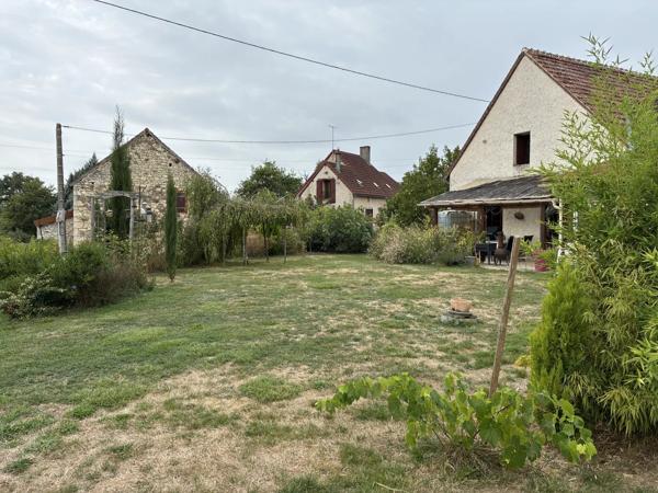 Maison rénovée avec gîte séparé de 3 chambres et piscine !!