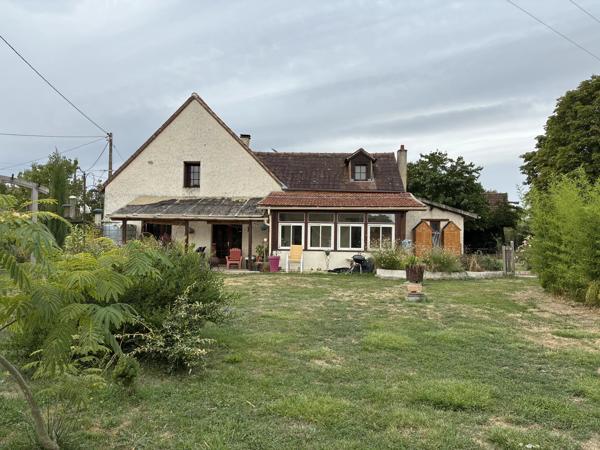 Maison rénovée avec gîte séparé de 3 chambres et piscine !!