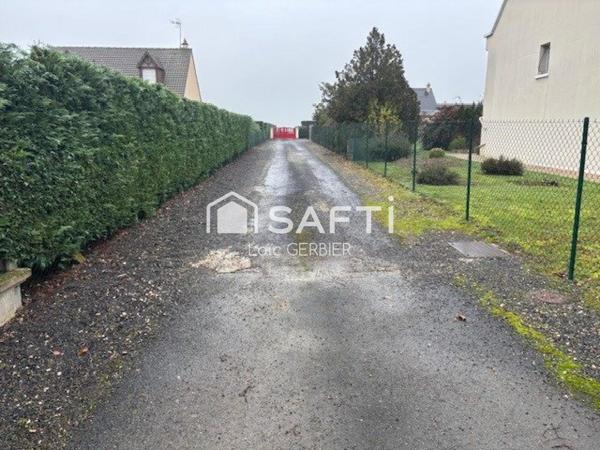 Terrain constructible 956 m² – Monnaie – Libre constructeur – Non viabilisé