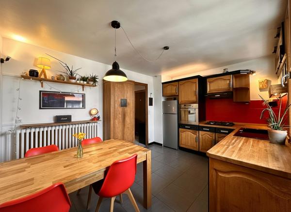 Appartement T3 coup de cœur – 76 m² – Dernier étage – Garage, cave et parking