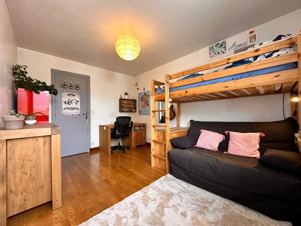 Appartement T3 coup de cœur – 76 m² – Dernier étage – Garage, cave et parking