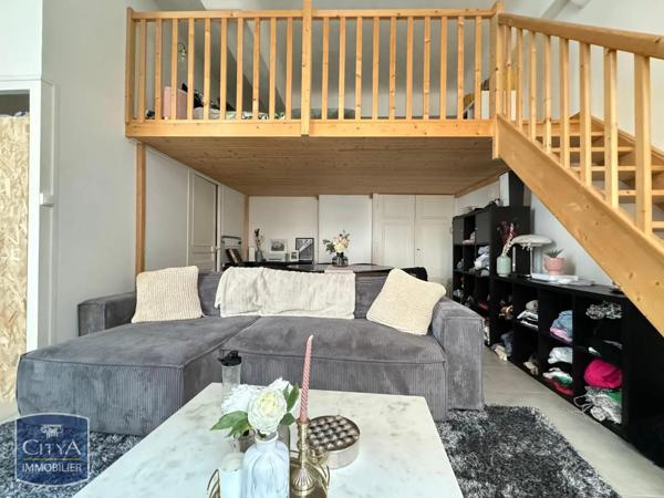 Appartement à louer 1 pièce 35.8m²