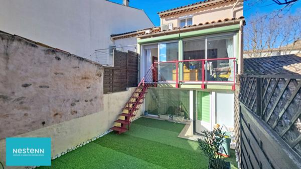 Maison de village T3 avec garage et jardinet en plein centre de Saint Maximin la Sainte Baume