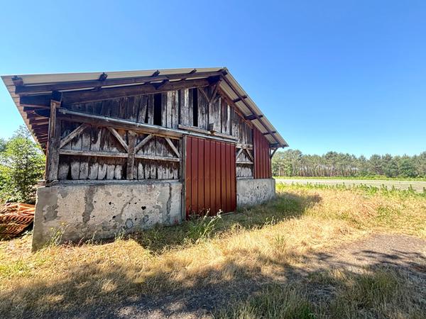 A VENDRE HERM Grange à rénover avec fort potentiel sur plus de 1900 m² de terrain