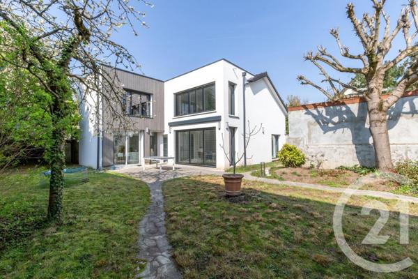 Maison à vendre  8 pièces - 204,01 m2 LA VARENNE ST HILAIRE - 94