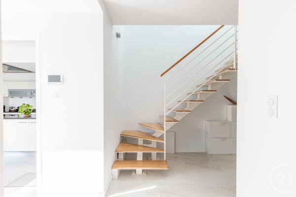 Maison à vendre  8 pièces - 204,01 m2 LA VARENNE ST HILAIRE - 94