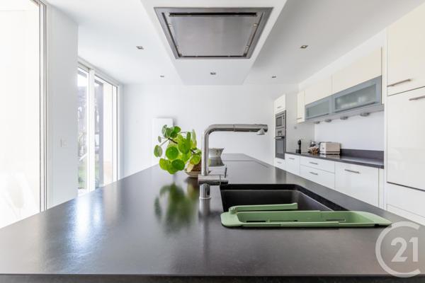 Maison à vendre  8 pièces - 204,01 m2 LA VARENNE ST HILAIRE - 94