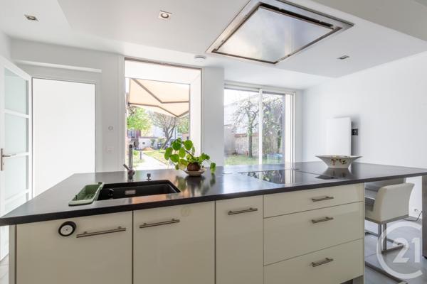 Maison à vendre  8 pièces - 204,01 m2 LA VARENNE ST HILAIRE - 94