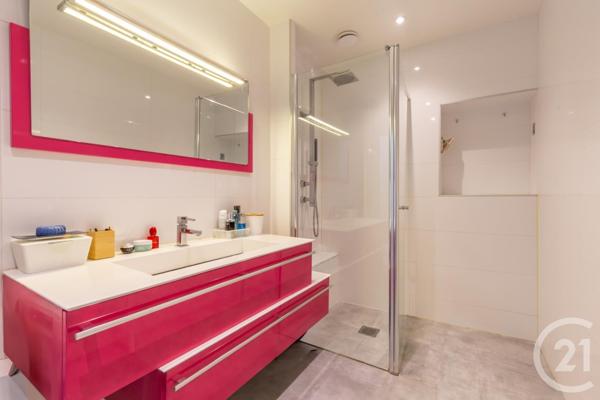 Maison à vendre  8 pièces - 204,01 m2 LA VARENNE ST HILAIRE - 94