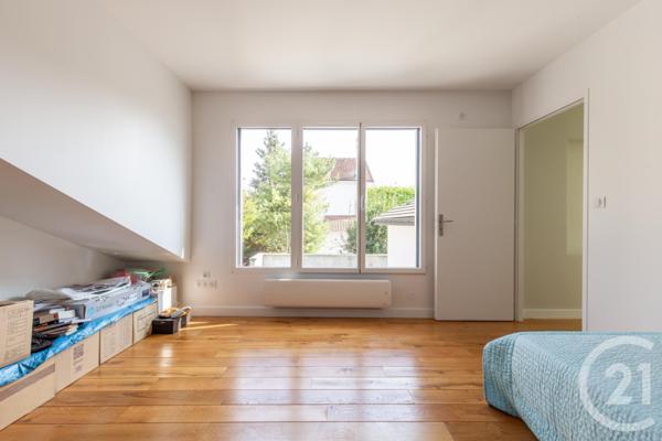 Maison à vendre  8 pièces - 204,01 m2 LA VARENNE ST HILAIRE - 94