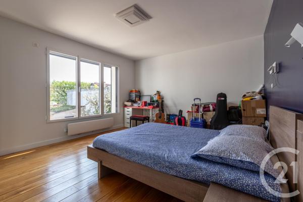 Maison à vendre  8 pièces - 204,01 m2 LA VARENNE ST HILAIRE - 94