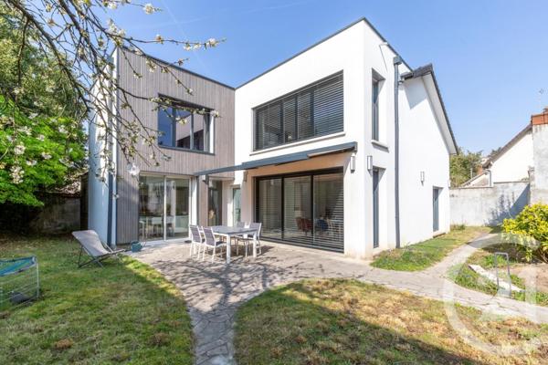 Maison à vendre  8 pièces - 204,01 m2 LA VARENNE ST HILAIRE - 94